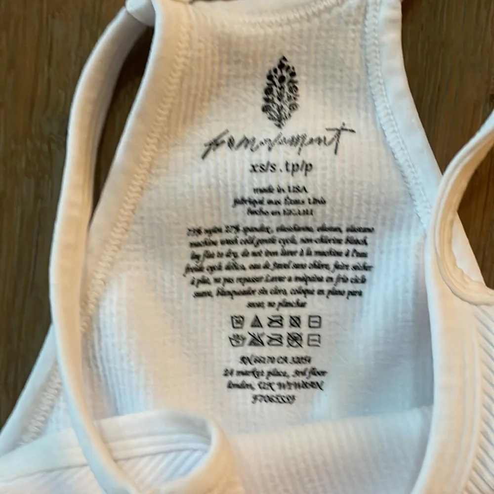 NWOT Free People Happiness Runs Crop- Set of 2 - Picture 4 of 13